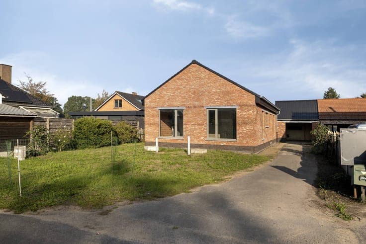 Detached, single-storey house with potential in Maldegem