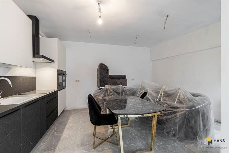 Renovated house (248 m²) with garage and warehouse in Bornem