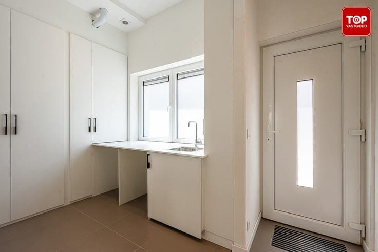 Totaal gerenoveerde woning (EPC A+) met 3 slaapkamers en tui