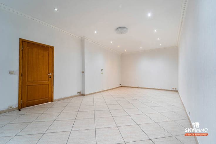 MAISON 4CH- 3 SDB- 2 GARAGES-PANNEAUX SOLAIRES -LIEGE -PEB D