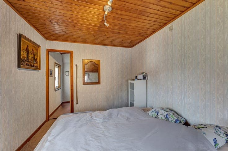 House in need of renovation in a convenient location in Mere