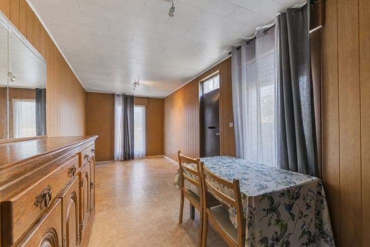House in need of renovation in a convenient location in Mere