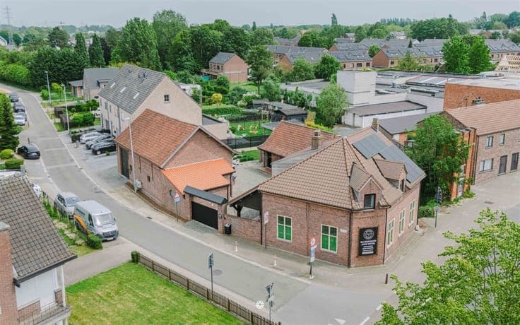 Authentieke vierkantshoeve met 600 m² aan mogelijkheden