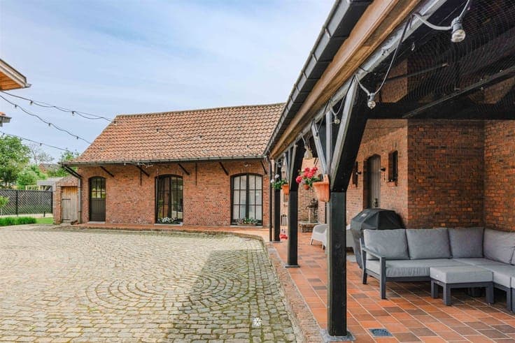 Authentieke vierkantshoeve met 600 m² aan mogelijkheden