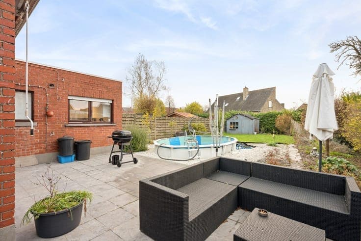 Ready-to-move-in semi-detached house with 5 bedrooms, sunny