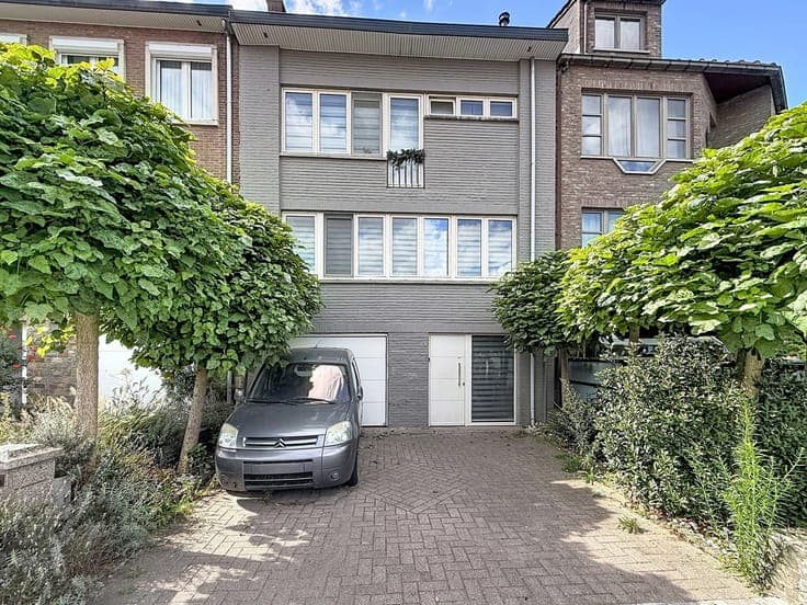 Beautiful Bel-Etage House with 60 m² of Outdoor Space