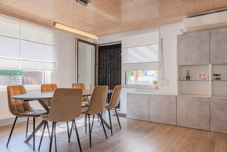 Ruime gezinswoning met 4 slaapkamers op een perceel van 8...