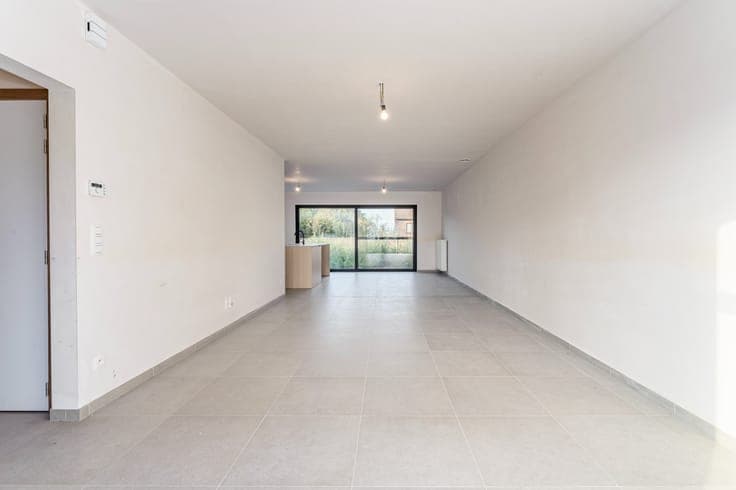 2 halfopen kwalitatief afgewerkte nieuwbouwwoningen met 3...