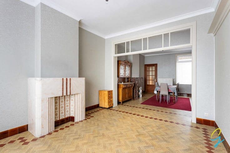 Spacious home with various possibilities.