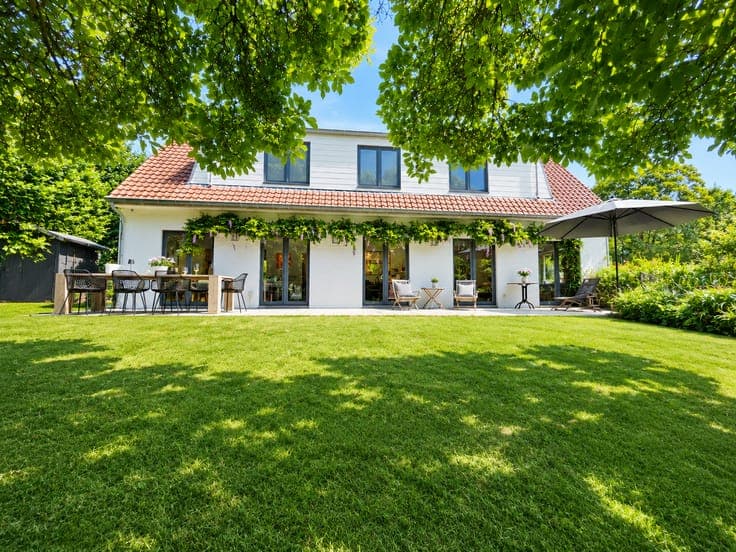 Family villa with pool – Marnix / Overijse district