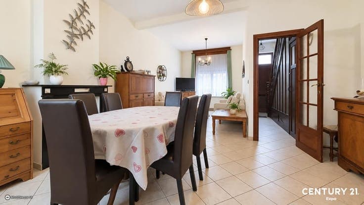 4-bedroom family house with garden – approx. 140 m²