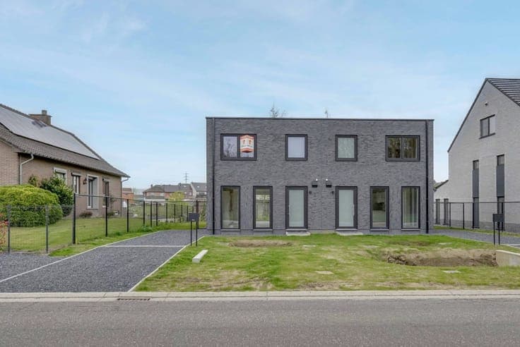 Sale - House Bilzen-Hoeselt - 368,000 €