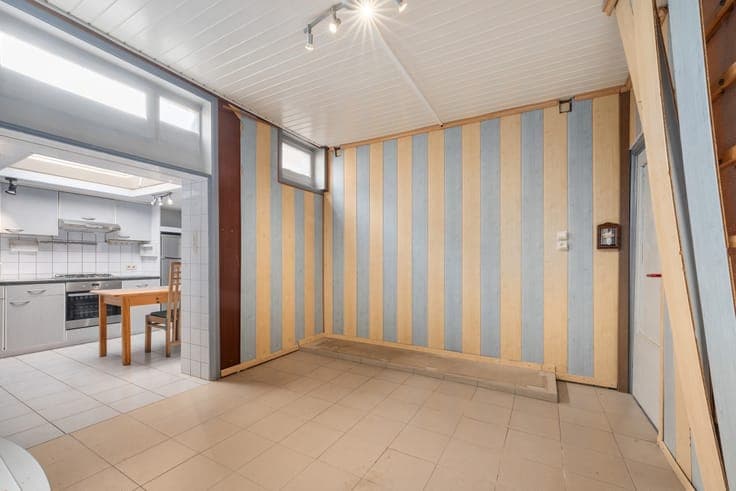 House to renovate with 4 bedrooms in Ghent
