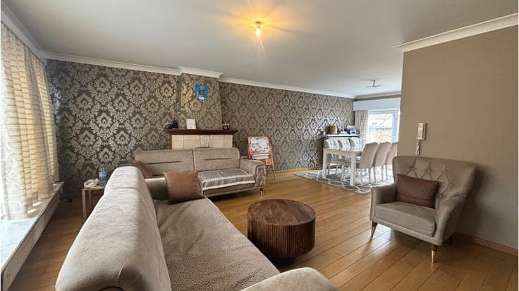 Comfortabele 3-slaapkamerwoning met tuin en dubbele garag...