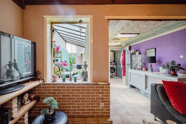 A 4bedroom house in need of renovation with a garden in Gent