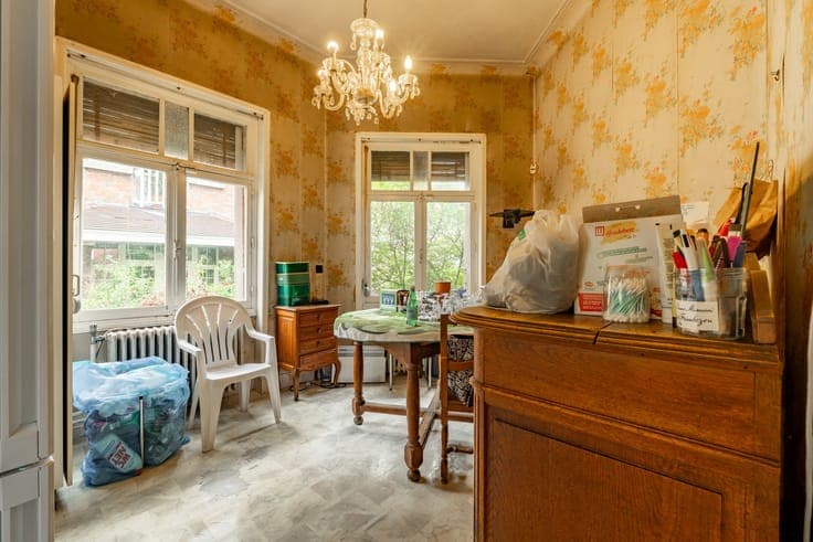 Forest – 5-Bedroom Home with Garden and Garage