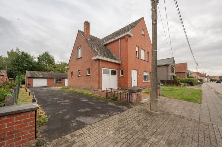 Te renoveren woning op ruim perceel te Hertsberge