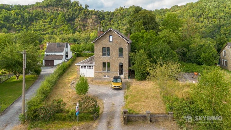 CHARMANTE MAISON - 4 CHAMBRES - GRAND JARDIN 1200M2 - GARAGE