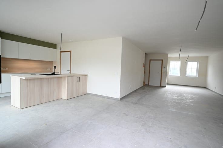 AFGEWERKTE nieuwbouwwoning met GARAGE en RUIME TUIN (opp....