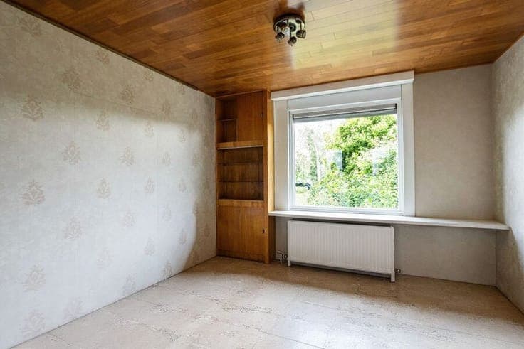 To Renovate House with 3 Bedrooms and Attic in Bissegem