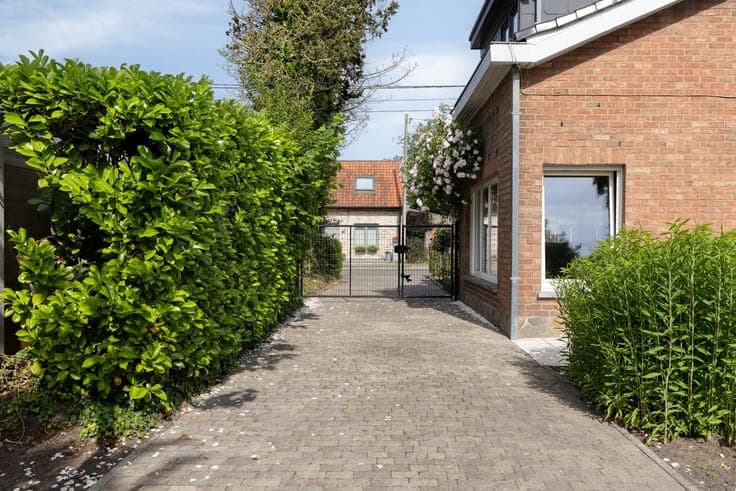 Te koop in Veldegem: Ruime gezinswoning met 5 slaapkamers...