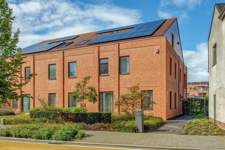 Moderne halfopen woning in het centrum van Wuustwezel