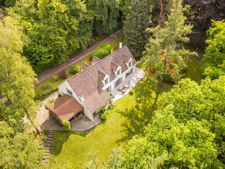 Elegance & tranquility in the heart of a private estate