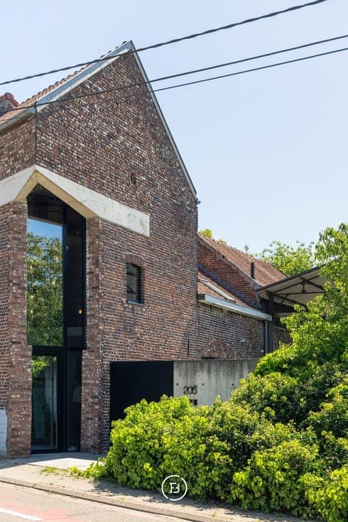 Exceptional rectory house