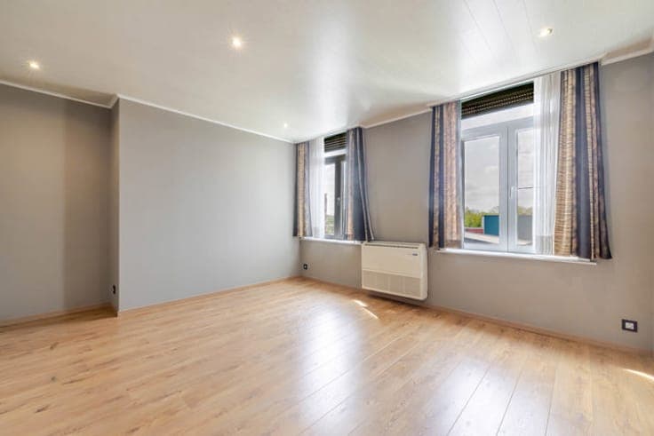 Versatile 4-bedroom house with garage in Ghent