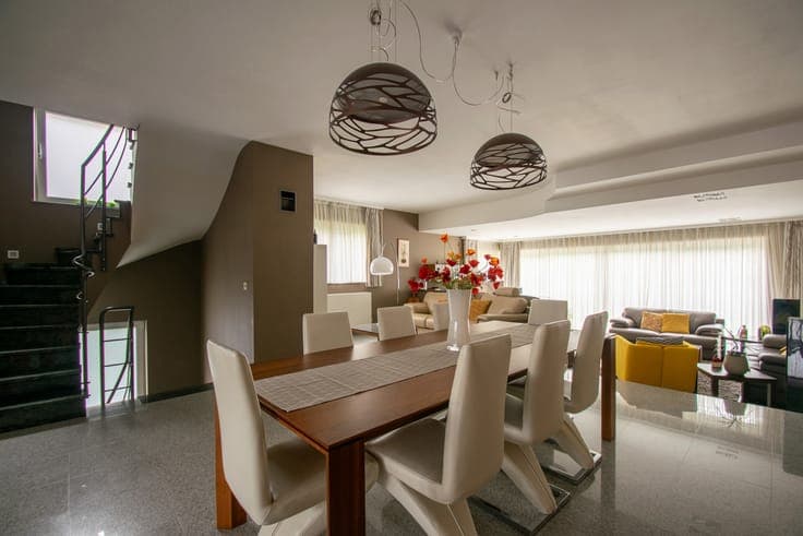 Exceptional three-fronted house in Berchem-Sainte-Agathe