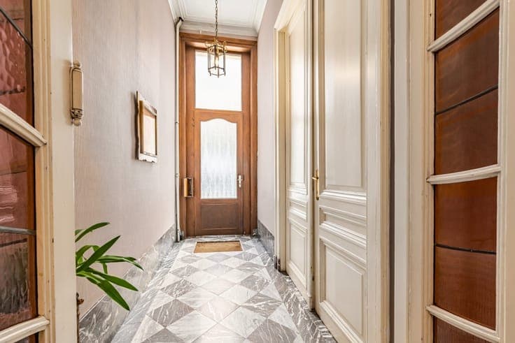 Spacious townhouse near Antwerp City Park