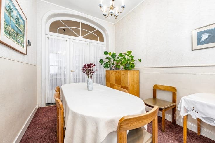 Spacious townhouse near Antwerp City Park