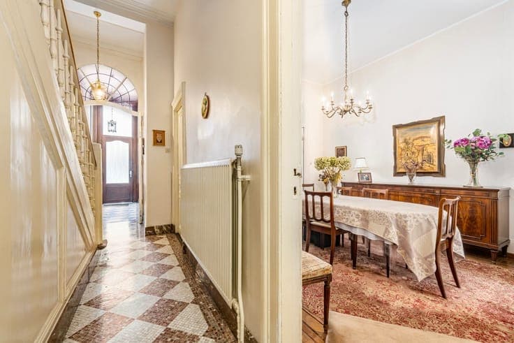 Spacious townhouse near Antwerp City Park
