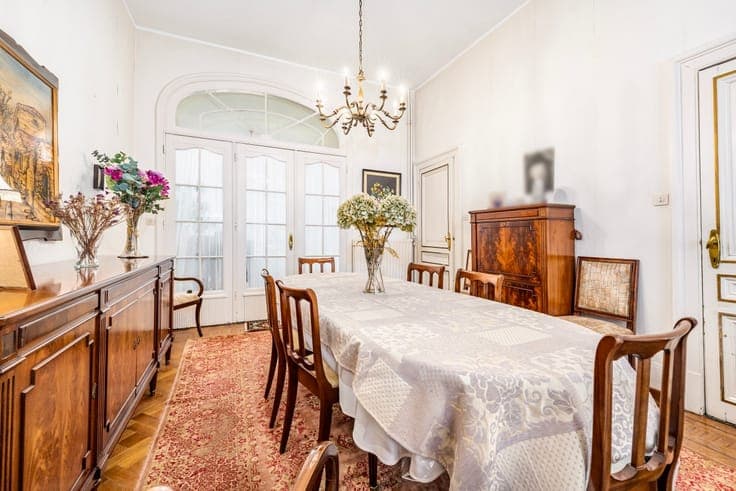 Spacious townhouse near Antwerp City Park