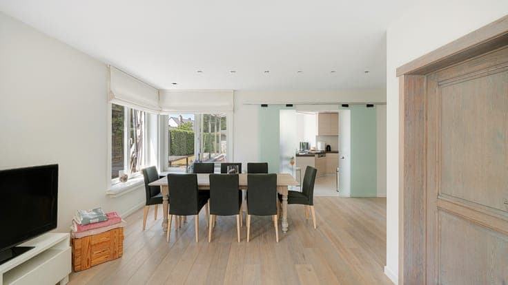 Gezellige en verrassend ruime alleenstaande woning met 5 ...