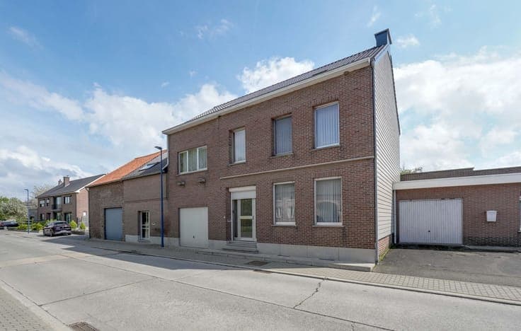 Family home for sale in Linter