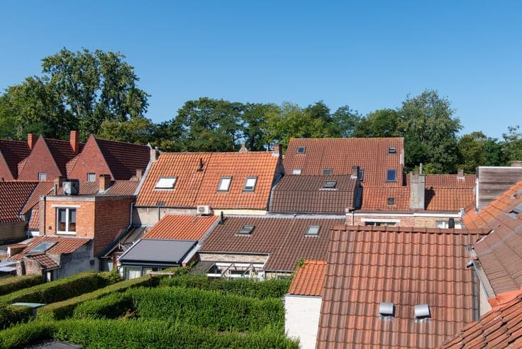 Comfortably located amidst the Sand/station and Beguinage,