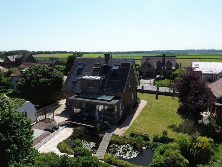 Villa 4 chambres avec jardin clôturé et garage