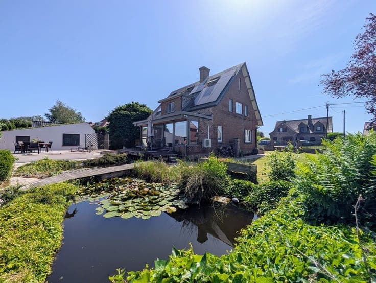 Villa 4 chambres avec jardin clôturé et garage