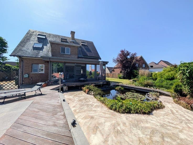 Villa 4 chambres avec jardin clôturé et garage