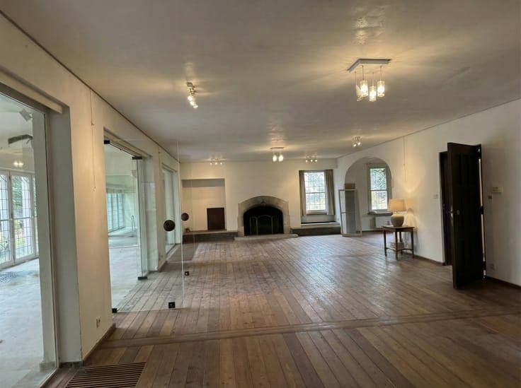 Characterful country house to be renovated on approximately