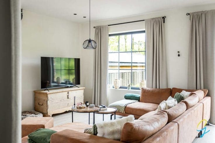 Exclusive newly built pastor-style home in Brakel