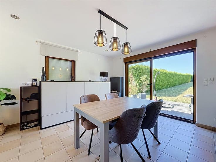 Maison idéalement située entre commodités et espaces verts