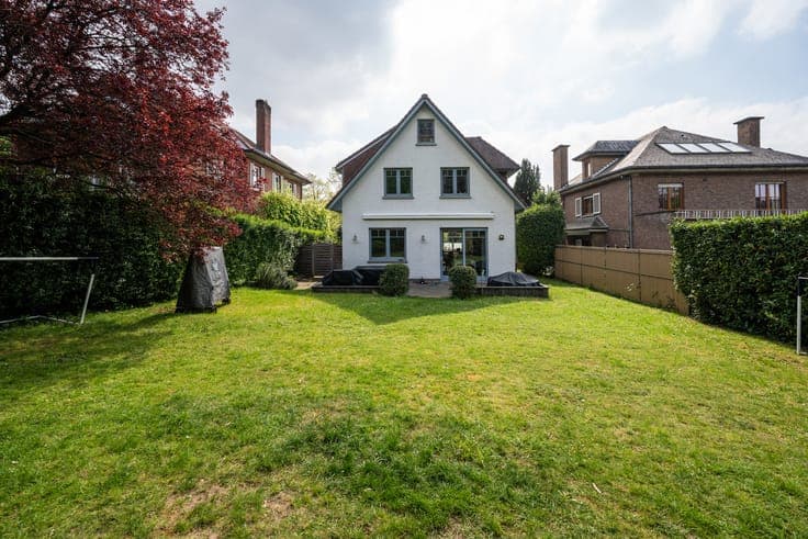 WOLUWE-ST PIERRE- Beautiful villa near Stockel