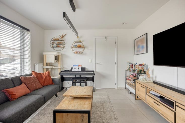 Recente energiezuinige halfopen woning met 4 slaapkamers ...