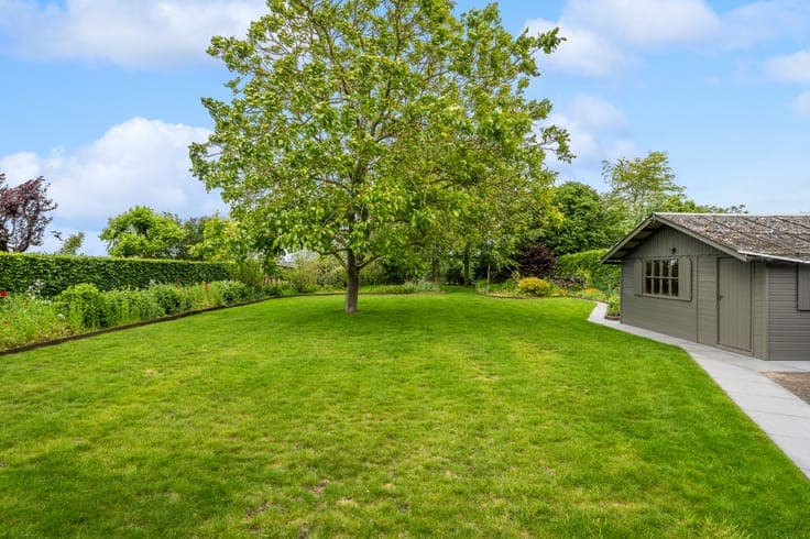 Spacious family villa in charming and idyllic Nokere!