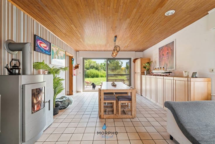 Verrassend ruime gezinswoning met 5 slaapkamers, garage e...