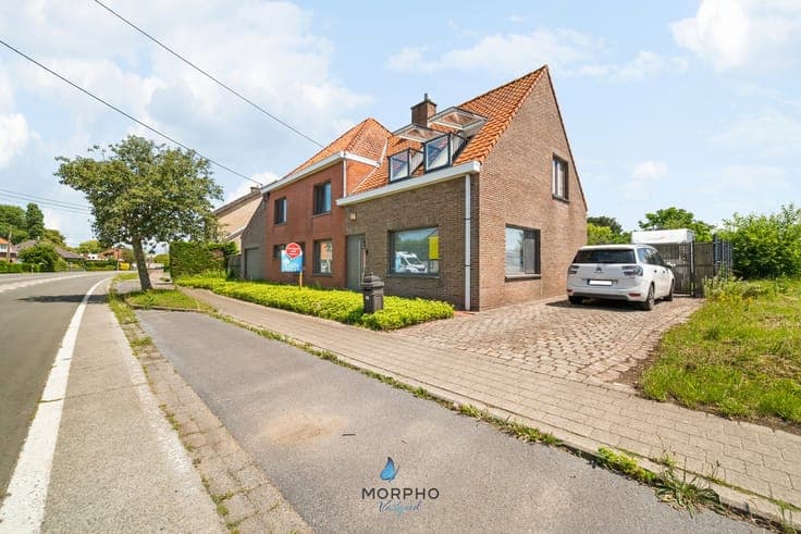 Verrassend ruime gezinswoning met 5 slaapkamers, garage e...