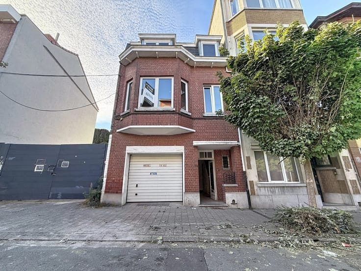 HOUSE 3 BEDROOMS WITH GARAGE AND COURTYARD NEAR THE BASILICA