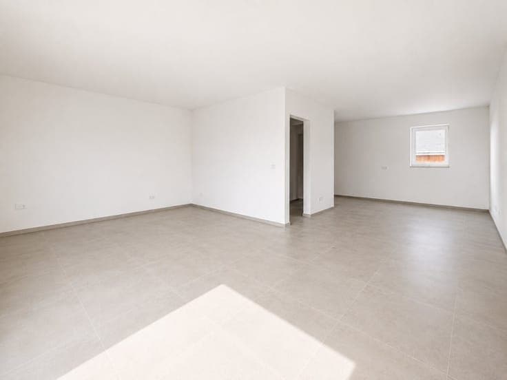 New 3-bedroom home with 7-are garden